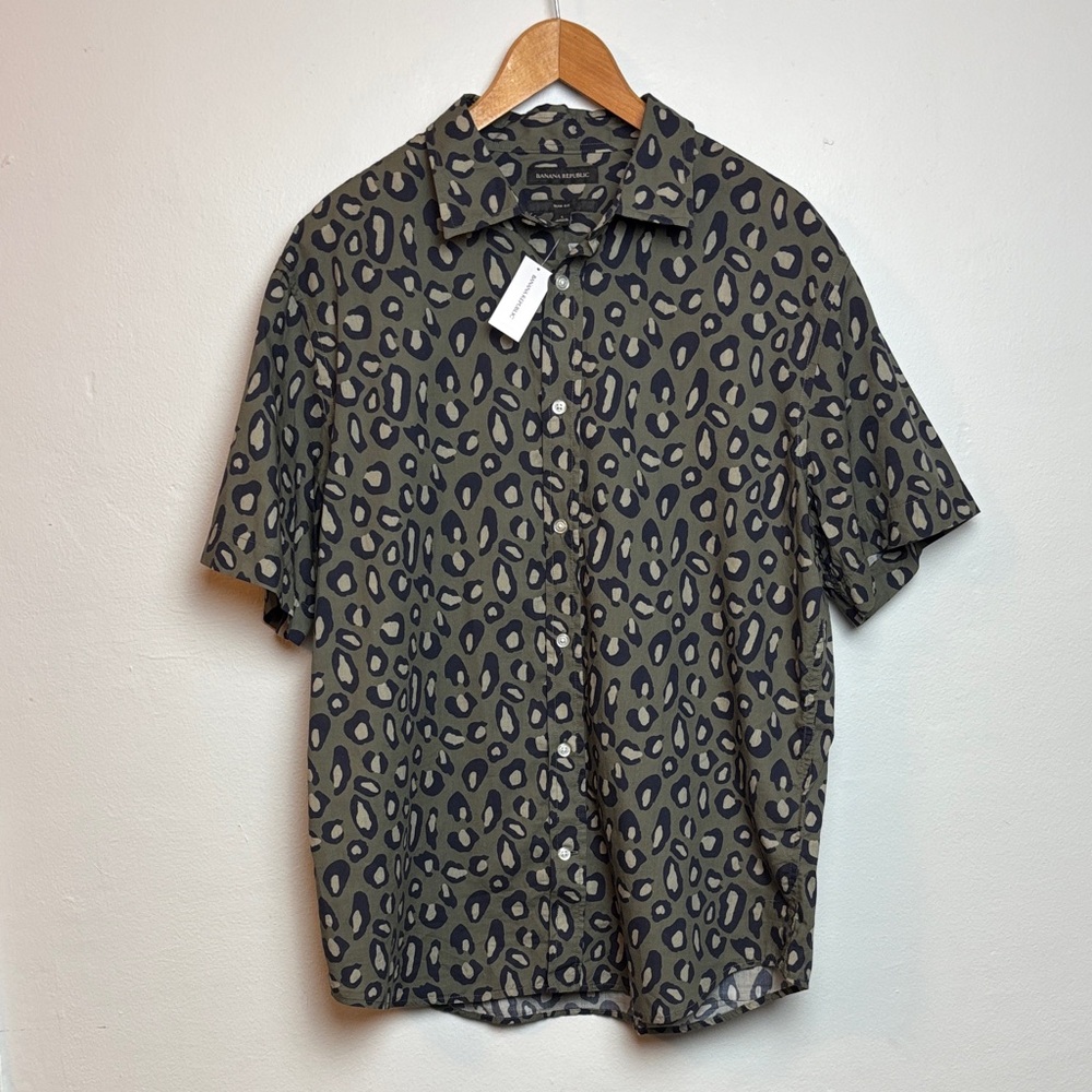 NWT Banana Republic Men's Slim Fit Short Sleeve Button Down Shirt Large Green